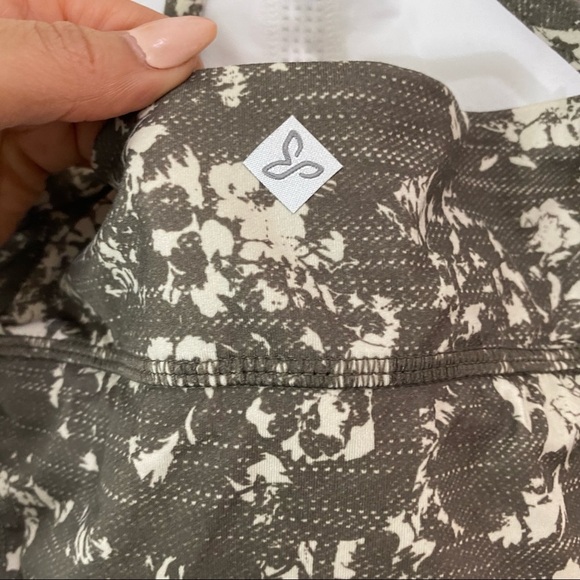 PrAna- Olive Green Sports Bra Size XS - Picture 4 of 5